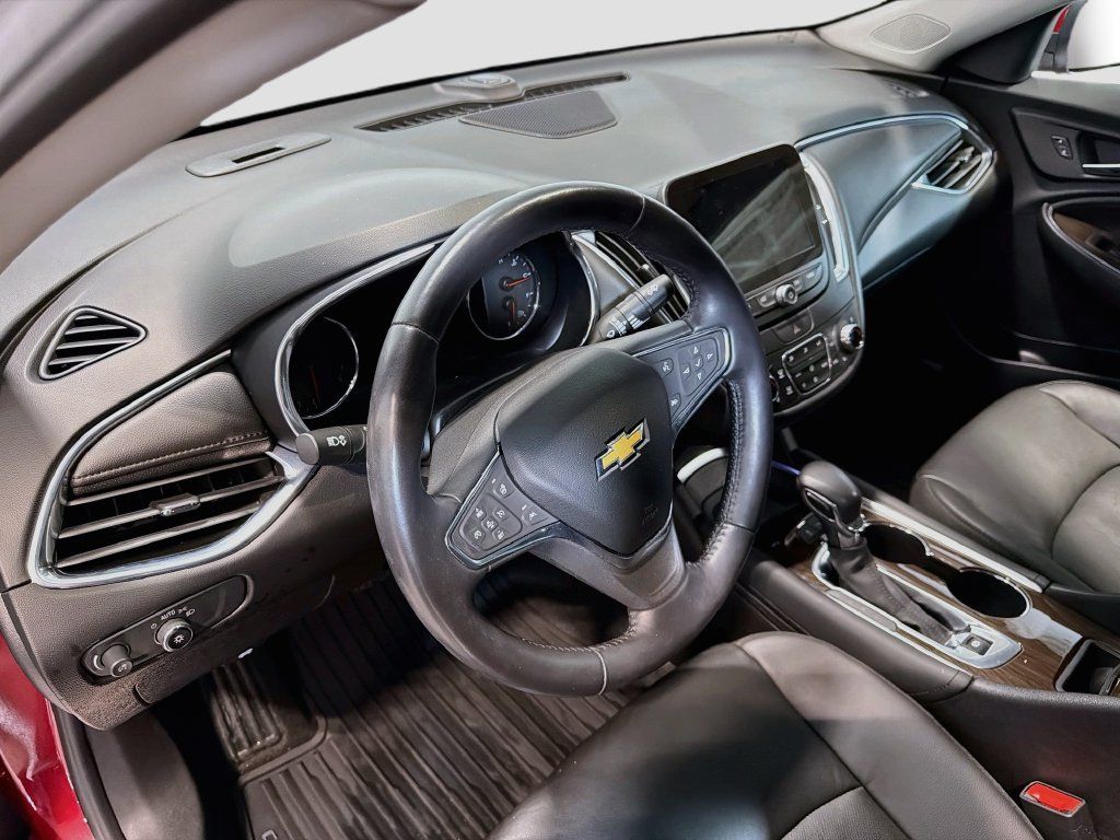 Used 2021 Chevrolet Malibu Premier FWD image 11