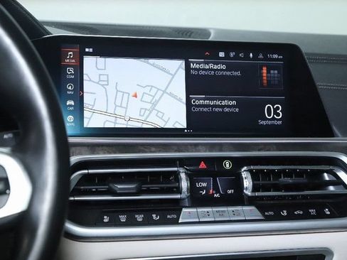 Used 2023 BMW X5 xDrive40i w/ M Sport Package AWD/4WD image 29