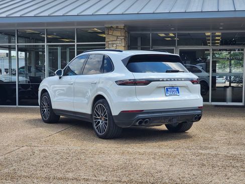 Used 2020 Porsche Cayenne AWD/4WD image 7
