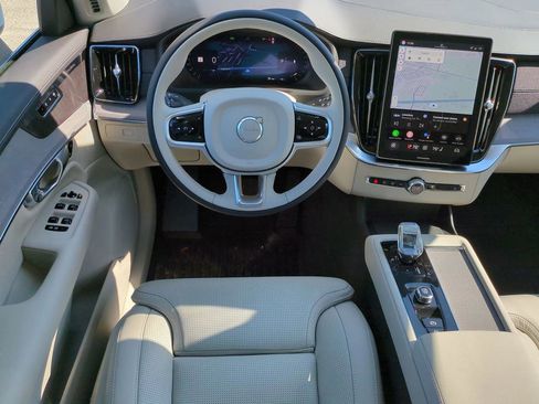 New 2026 Volvo XC90 B6 Ultra w/ Protection Package image 28