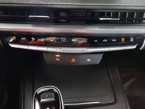 Used 2024 Cadillac XT4 Premium Luxury image 44