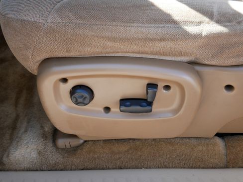 Used 2003 Chevrolet TrailBlazer LT w/ Driver Convenience Package AWD/4WD image 19