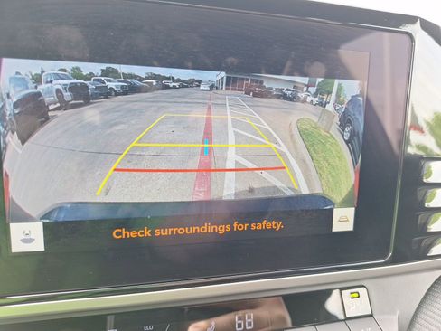 Used 2025 Toyota Camry SE image 25