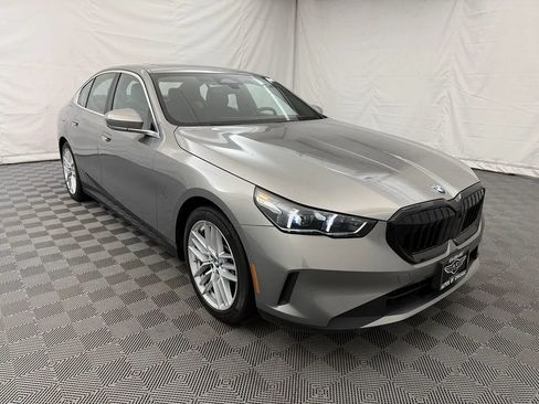 Used 2024 BMW 530i xDrive AWD/4WD image 4