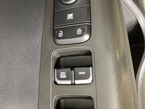 Used 2020 Kia Sportage LX image 15