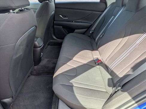 Used 2024 Hyundai Elantra SEL FWD image 18