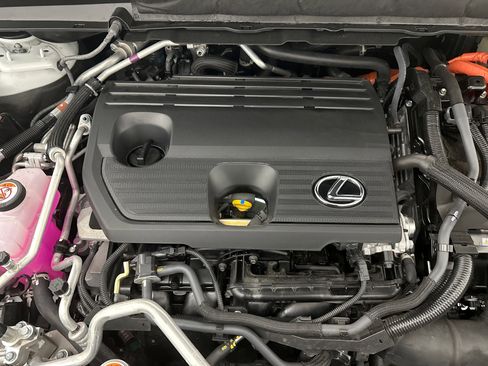 Used 2025 Lexus RX 450h AWD w/ Luxury Package image 29