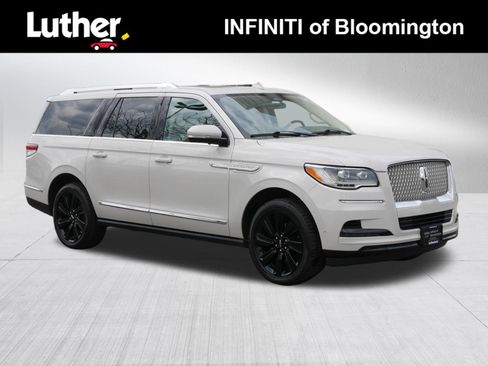 Used 2022 Lincoln Navigator L Reserve w/ Equipment Group 201A AWD/4WD image 1