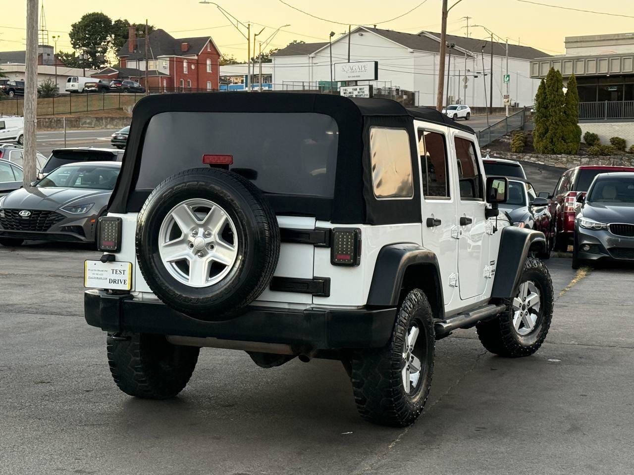 Used 2014 Jeep Wrangler Unlimited Sport w/ Quick Order Package 24S AWD/4WD image 2