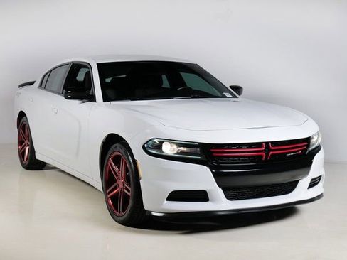 Used 2019 Dodge Charger SXT image 25