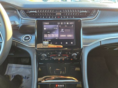 Used 2023 Jeep Grand Cherokee Altitude image 19