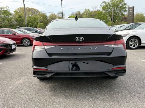 Used 2023 Hyundai Elantra SEL FWD image 6