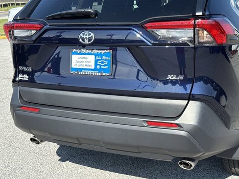 Used 2025 Toyota RAV4 XLE Premium FWD image 28
