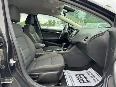 Used 2016 Chevrolet Cruze LT w/ Convenience Package FWD image 18
