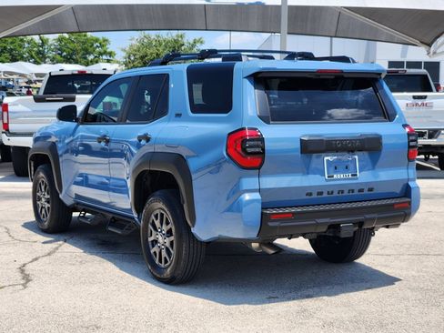 Used 2026 Toyota 4Runner SR5 RWD image 7