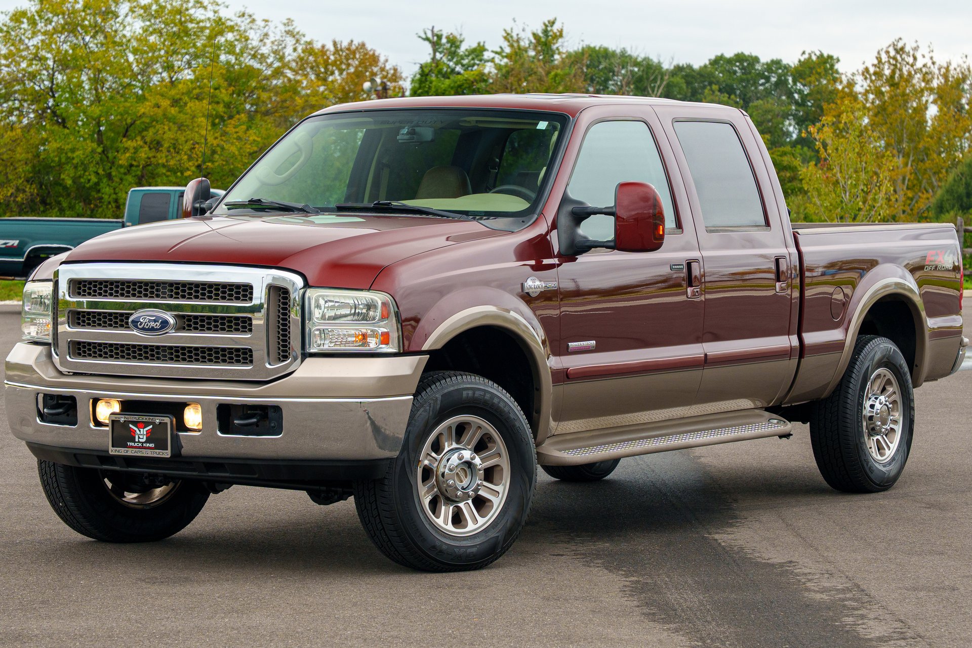 Used 2006 Ford F250 XL AWD/4WD image 2