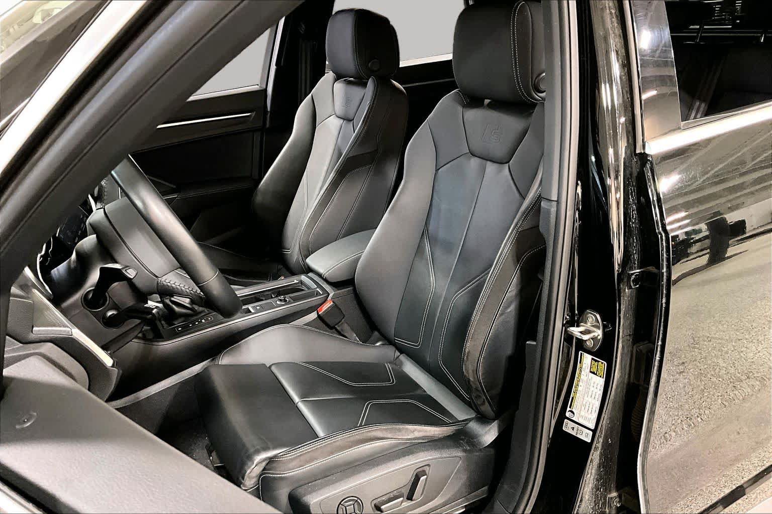 Used 2020 Audi Q3 2.0T Premium Plus w/ Premium Plus Package AWD/4WD image 8