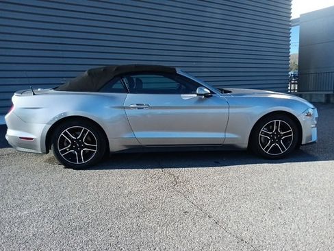 Used 2023 Ford Mustang Premium image 2