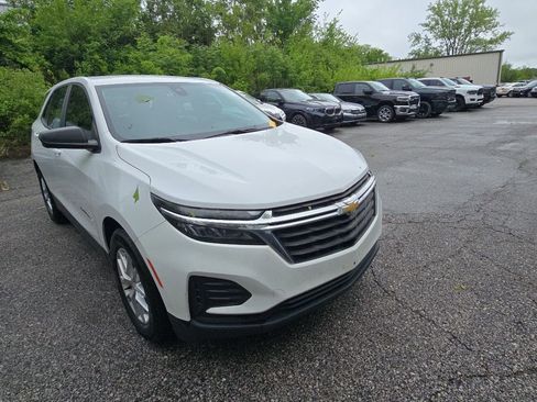 Used 2023 Chevrolet Equinox LS FWD image 11