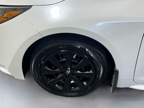 Used 2026 Toyota Corolla LE FWD image 13
