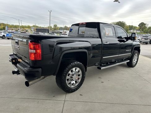 Used 2018 GMC Sierra 2500 Denali w/ Duramax Plus Package image 9