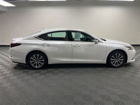 Certified 2025 Lexus ES 350 image 4