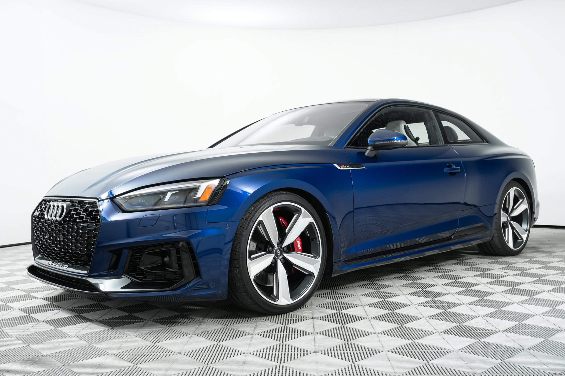 Used 2018 Audi RS 5 w/ Dynamic Package AWD/4WD image 3
