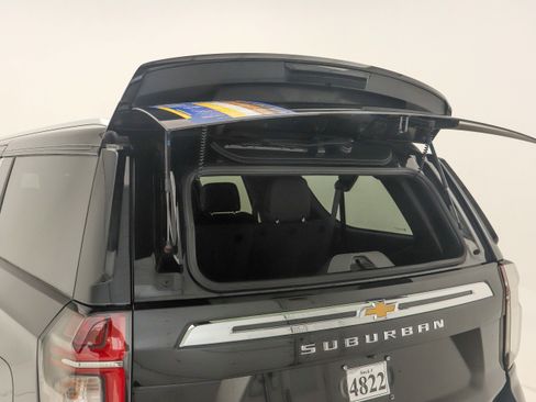 Used 2021 Chevrolet Suburban LT image 14