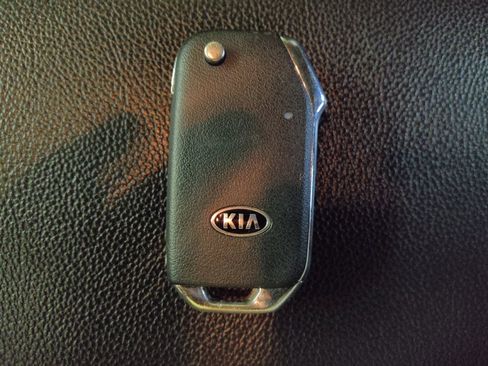 Used 2021 Kia Forte LXS FWD image 32