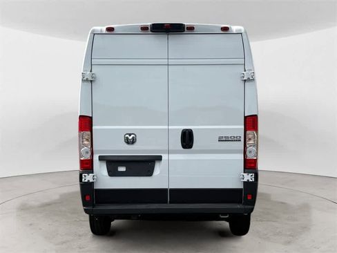 Used 2025 RAM ProMaster 2500 w/ Convenience Group image 4