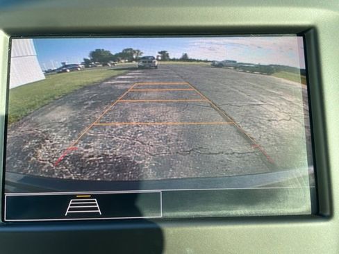 Used 2022 Chevrolet Equinox LT image 24