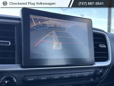 Used 2021 Hyundai Venue SE image 34