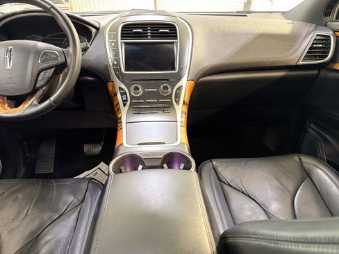 Used 2018 Lincoln MKX Reserve image 22