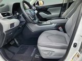 Certified 2022 Toyota Highlander L image 5