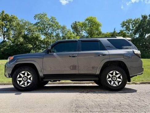 Used 2022 Toyota 4Runner TRD Off-Road Premium AWD/4WD image 4