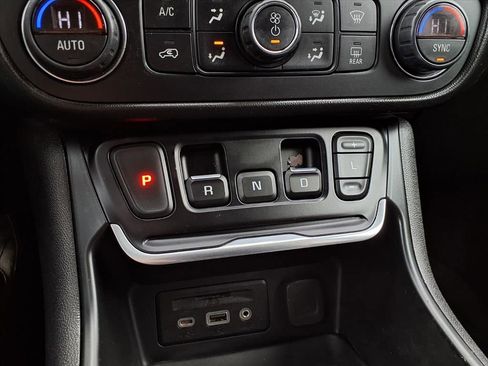 Used 2020 GMC Terrain SLT w/ Preferred Package image 10