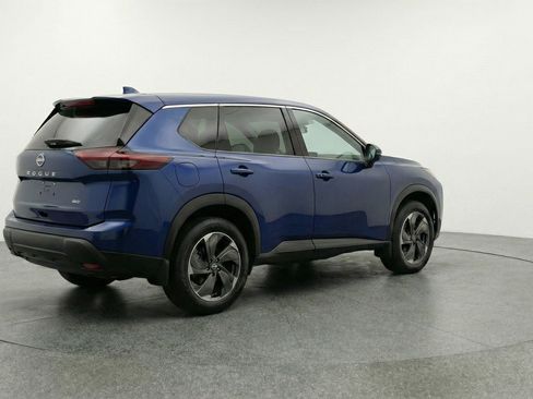 Used 2025 Nissan Rogue SV AWD/4WD image 9