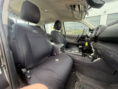 Used 2018 Toyota Tacoma SR w/ SR Convenience Package image 27