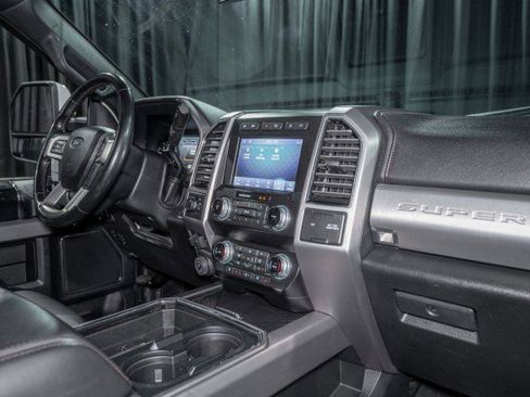 Used 2021 Ford F250 Platinum w/ FX4 Off-Road Package image 13