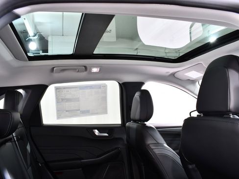 New 2026 Ford Escape SE w/ Class II Trailer Tow Package image 18