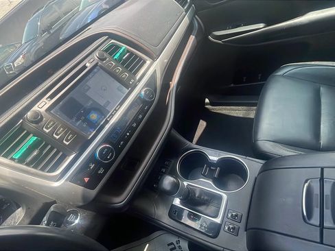 Used 2016 Toyota Highlander XLE AWD/4WD image 15