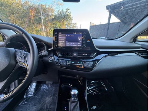 Used 2021 Toyota C-HR Limited image 11