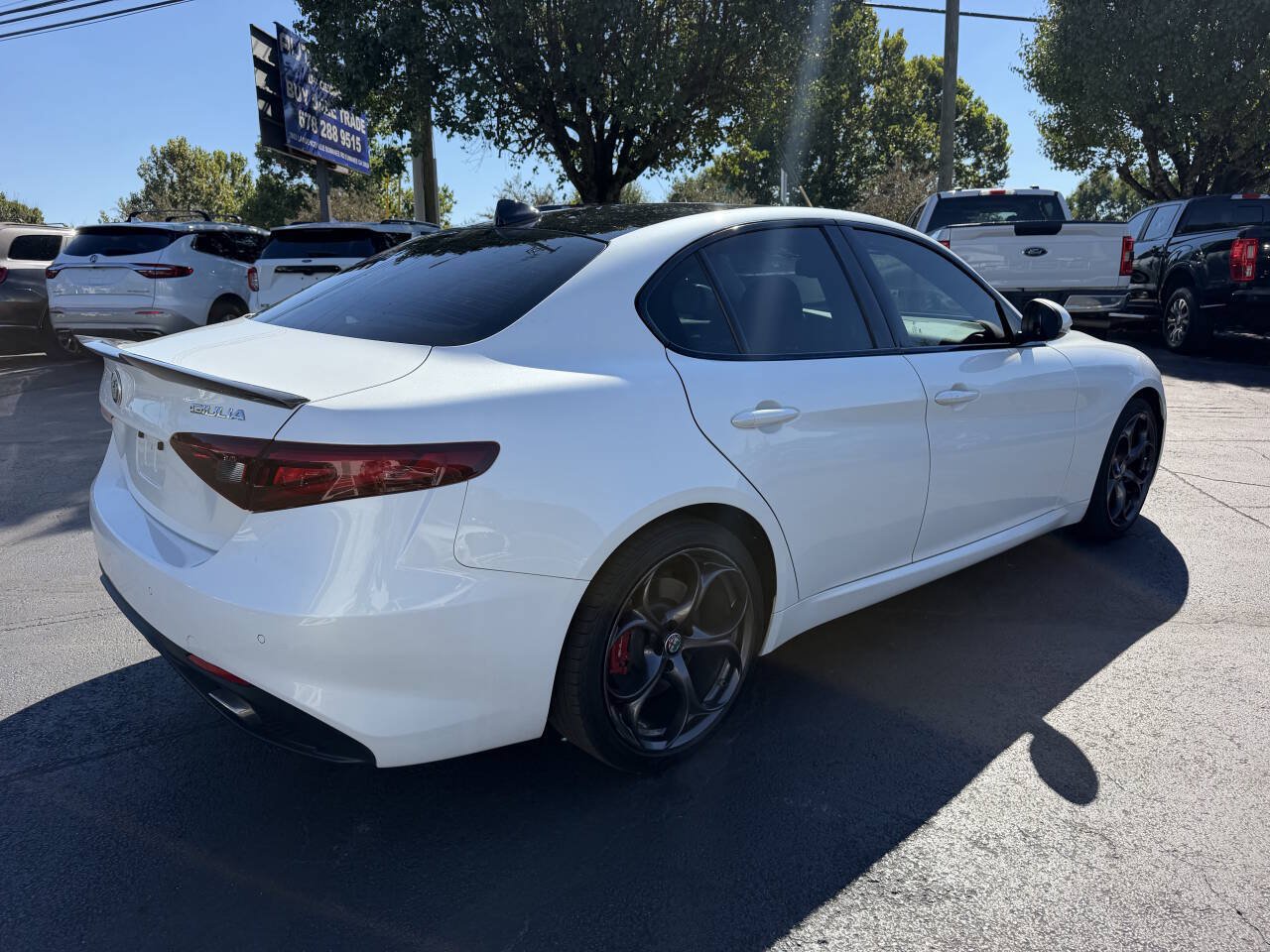 Used 2017 Alfa Romeo Giulia Ti w/ TI 19" Sport Package AWD/4WD image 4