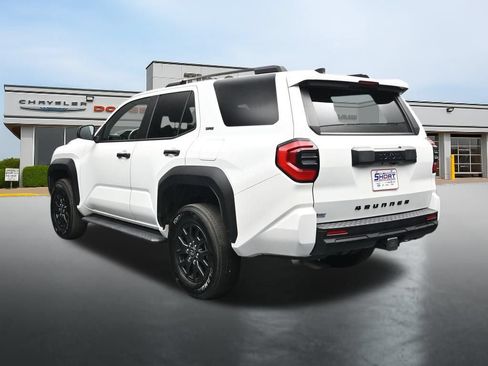 Used 2025 Toyota 4Runner SR5 AWD/4WD image 3