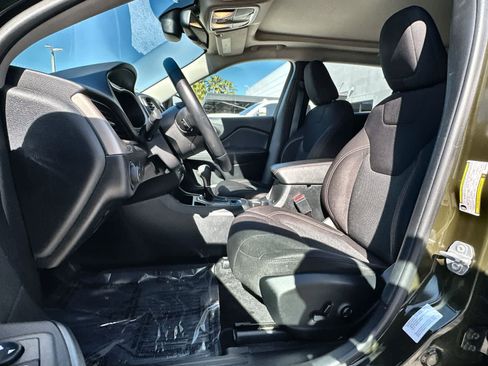 Used 2016 Jeep Cherokee 75th Anniversary image 18