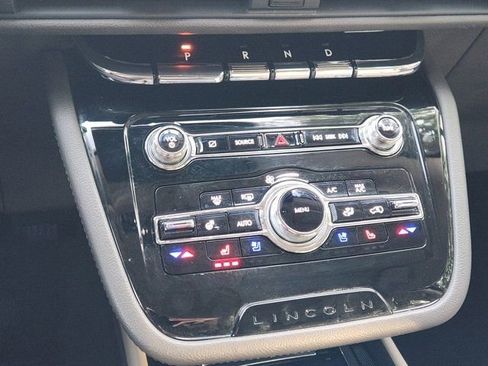 Used 2022 Lincoln Corsair Reserve w/ Equipment Group 201A image 21