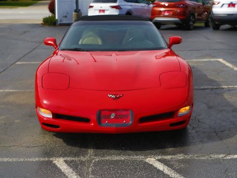 Used 2002 Chevrolet Corvette Coupe RWD image 3