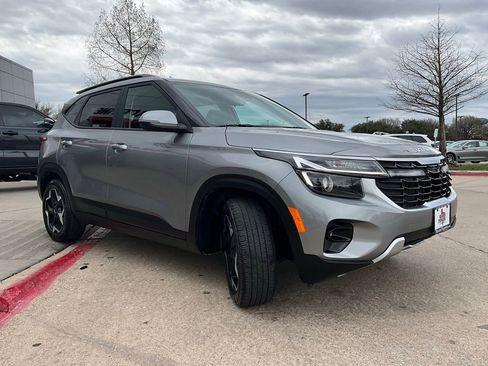 Used 2025 Kia Seltos S image 4