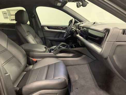 New 2026 Porsche Cayenne Coupe image 28