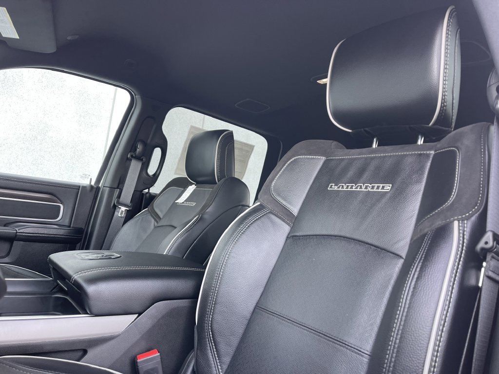 New 2026 RAM 2500 Laramie AWD/4WD image 19